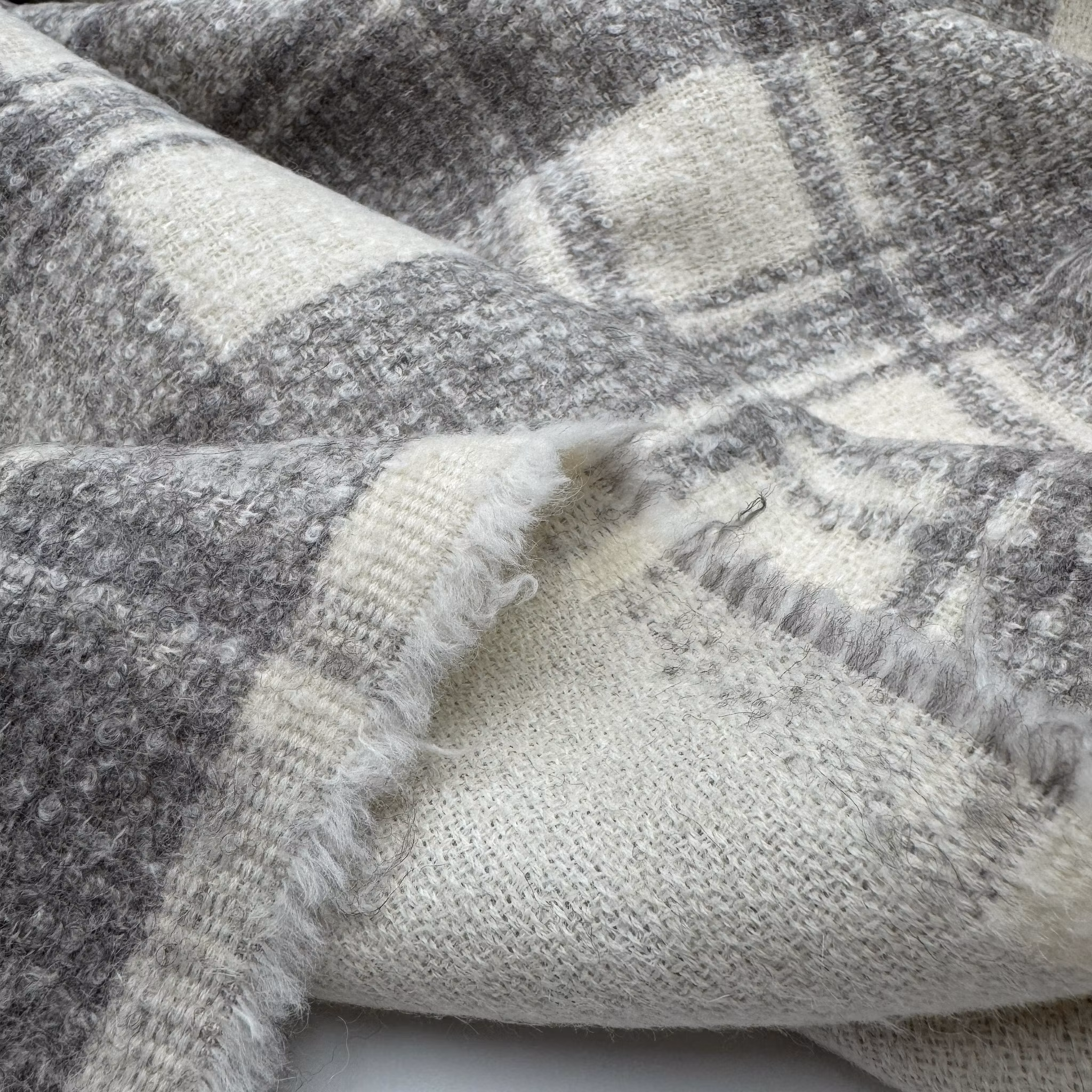Ull/alpacka grå rutig