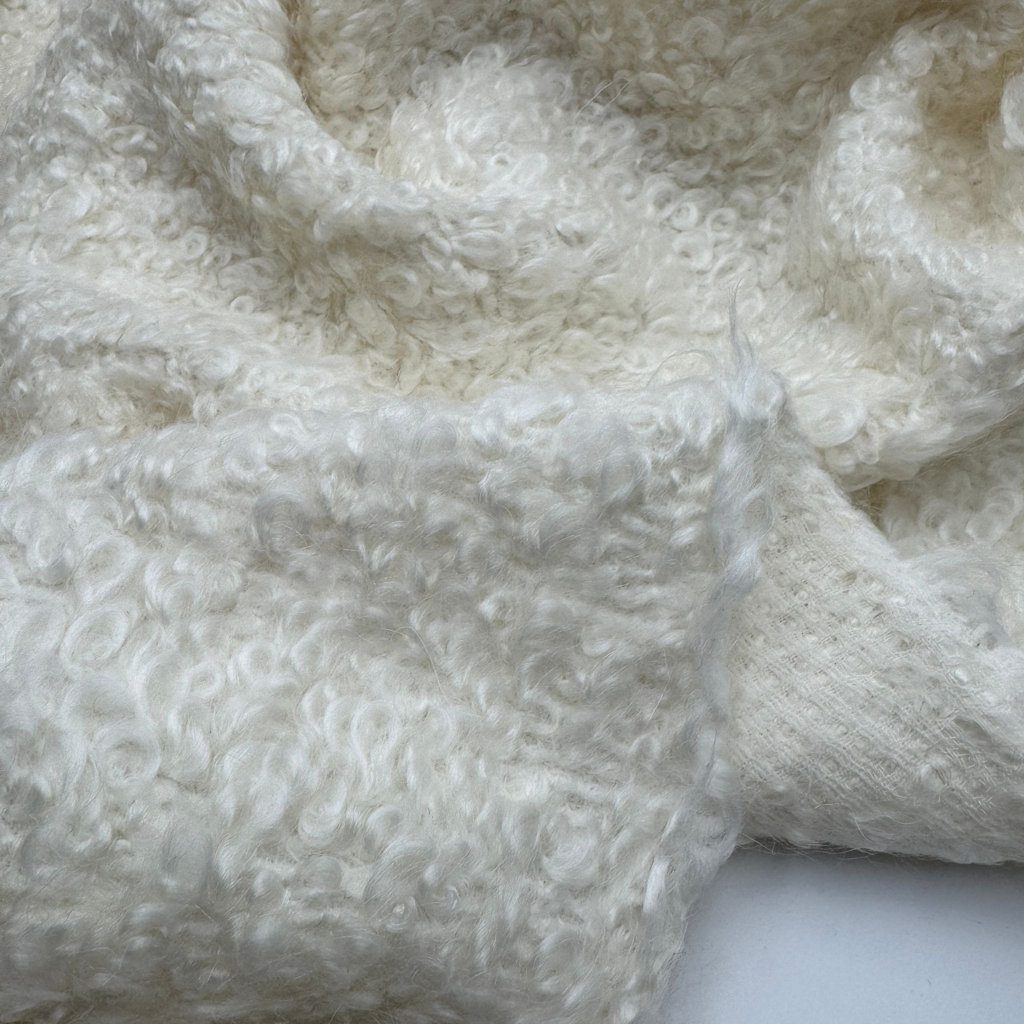 1,8m ull/alpacka vit bouclé