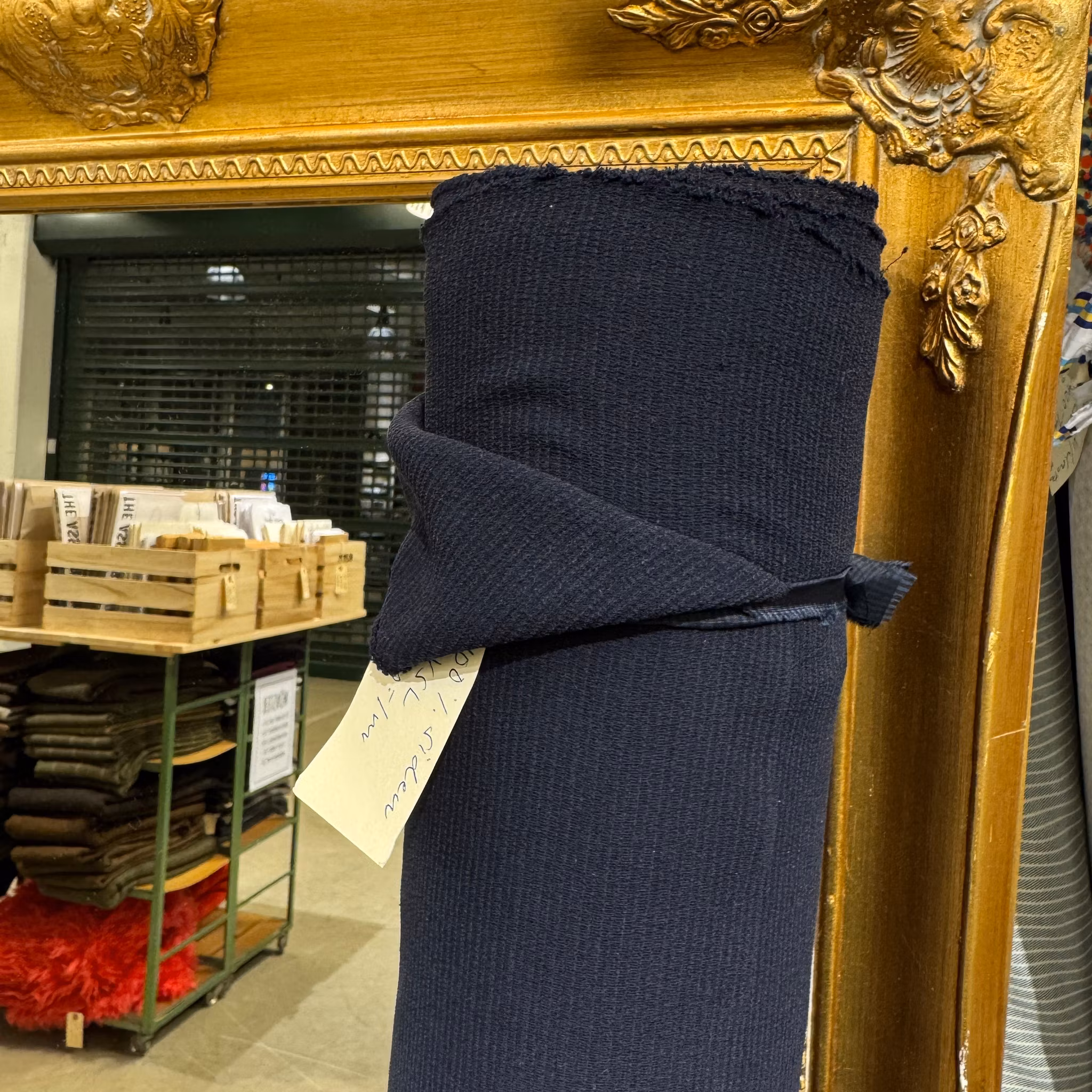 Sidencrêpe marin YSL