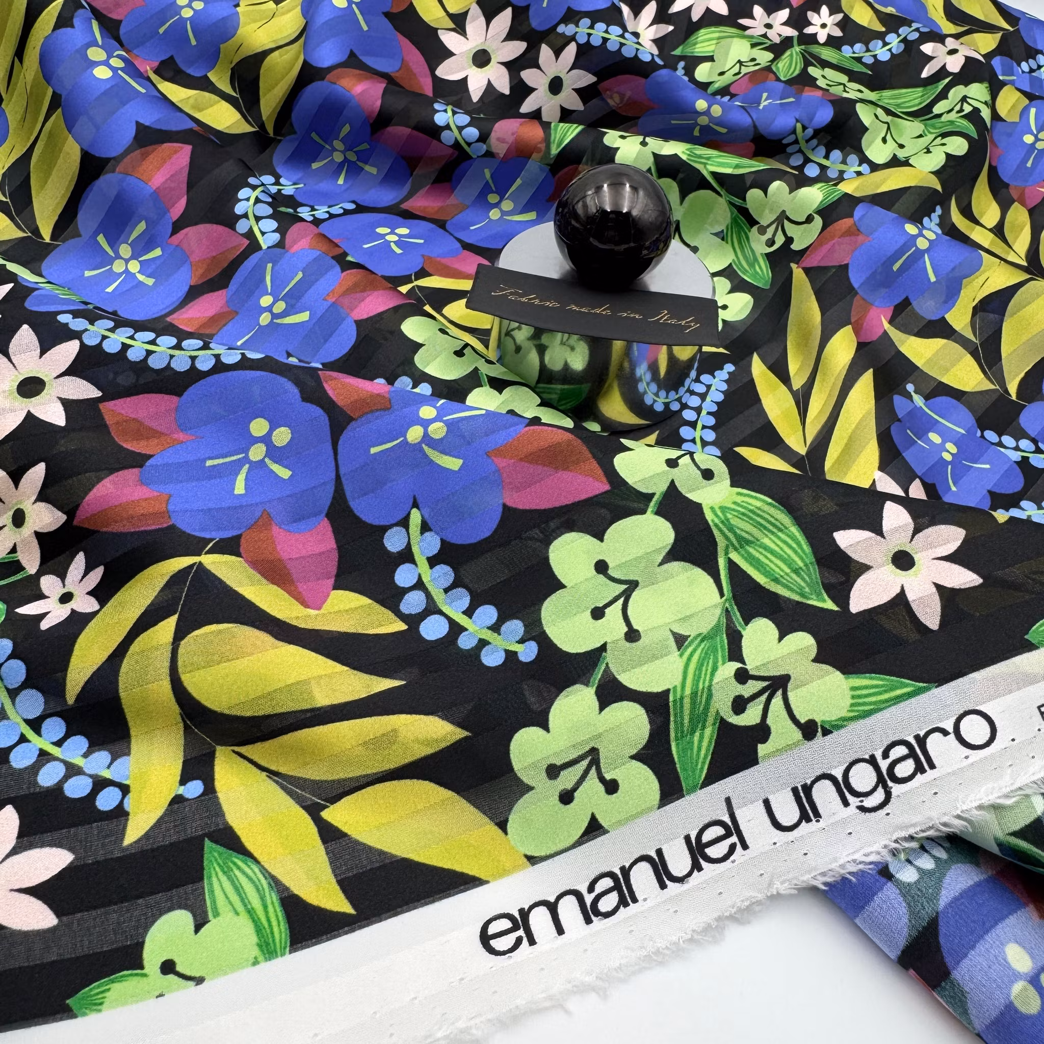 1,5m siden satinrand svart Ungar*