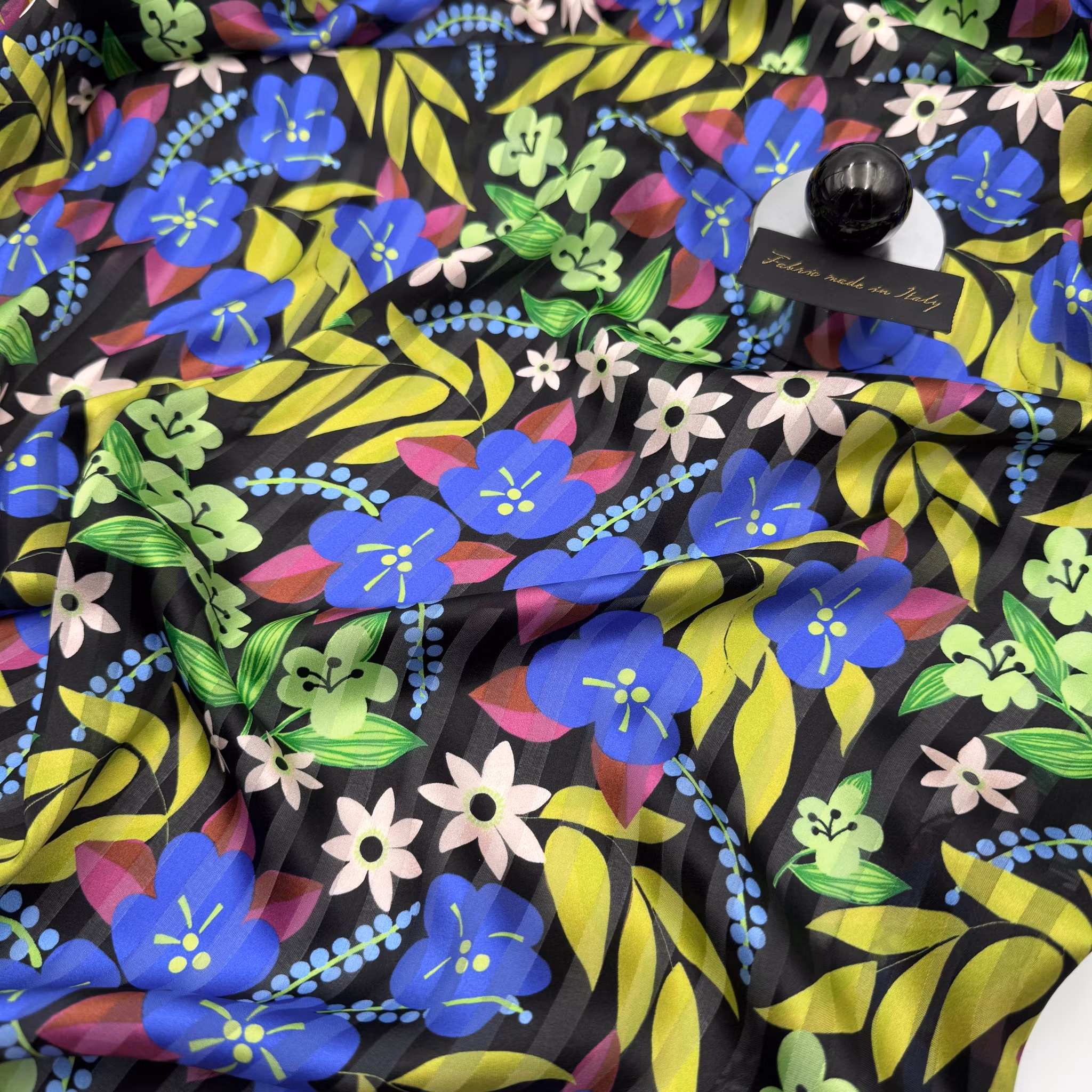 1,5m siden satinrand svart Ungar*