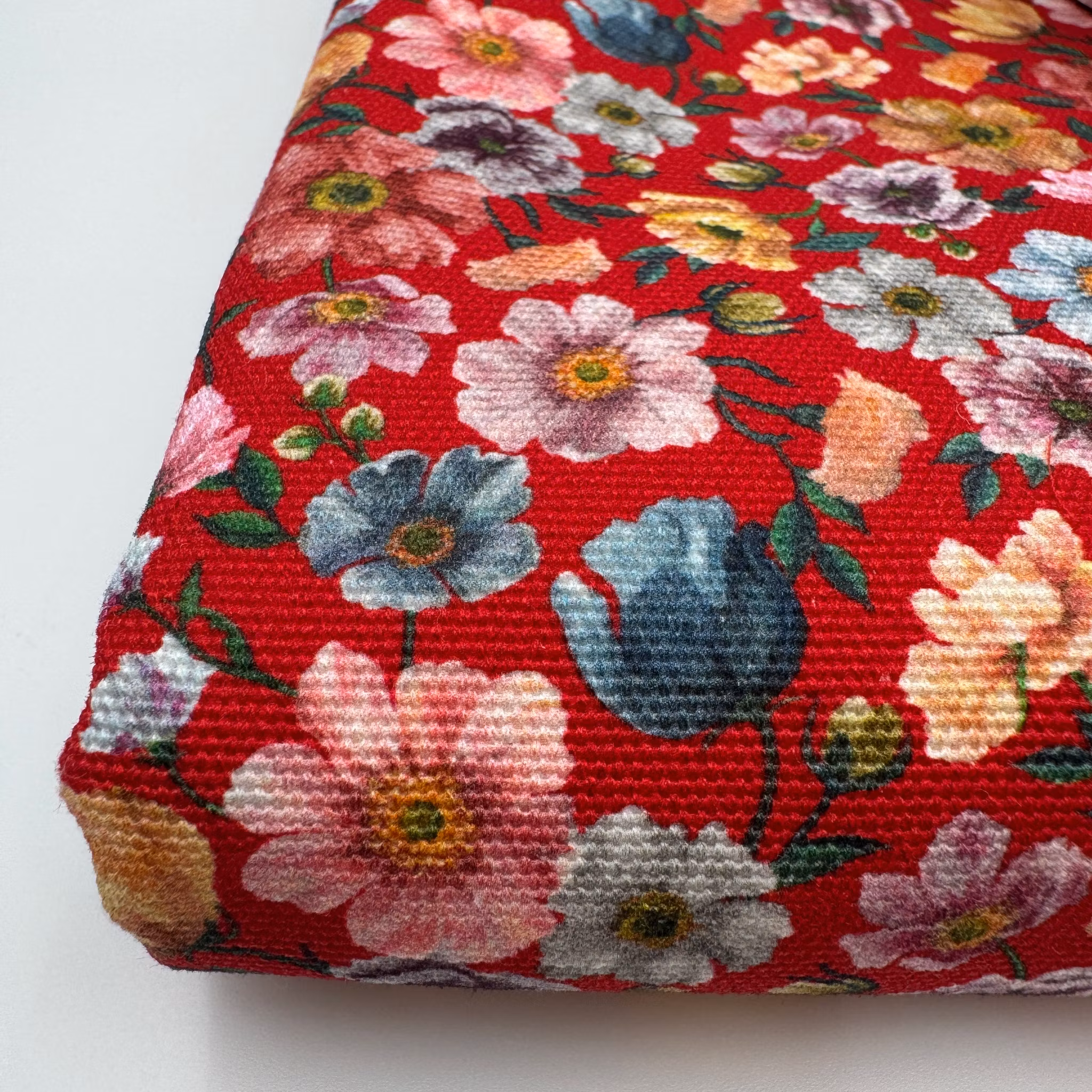 Libertycanvas röd blommig