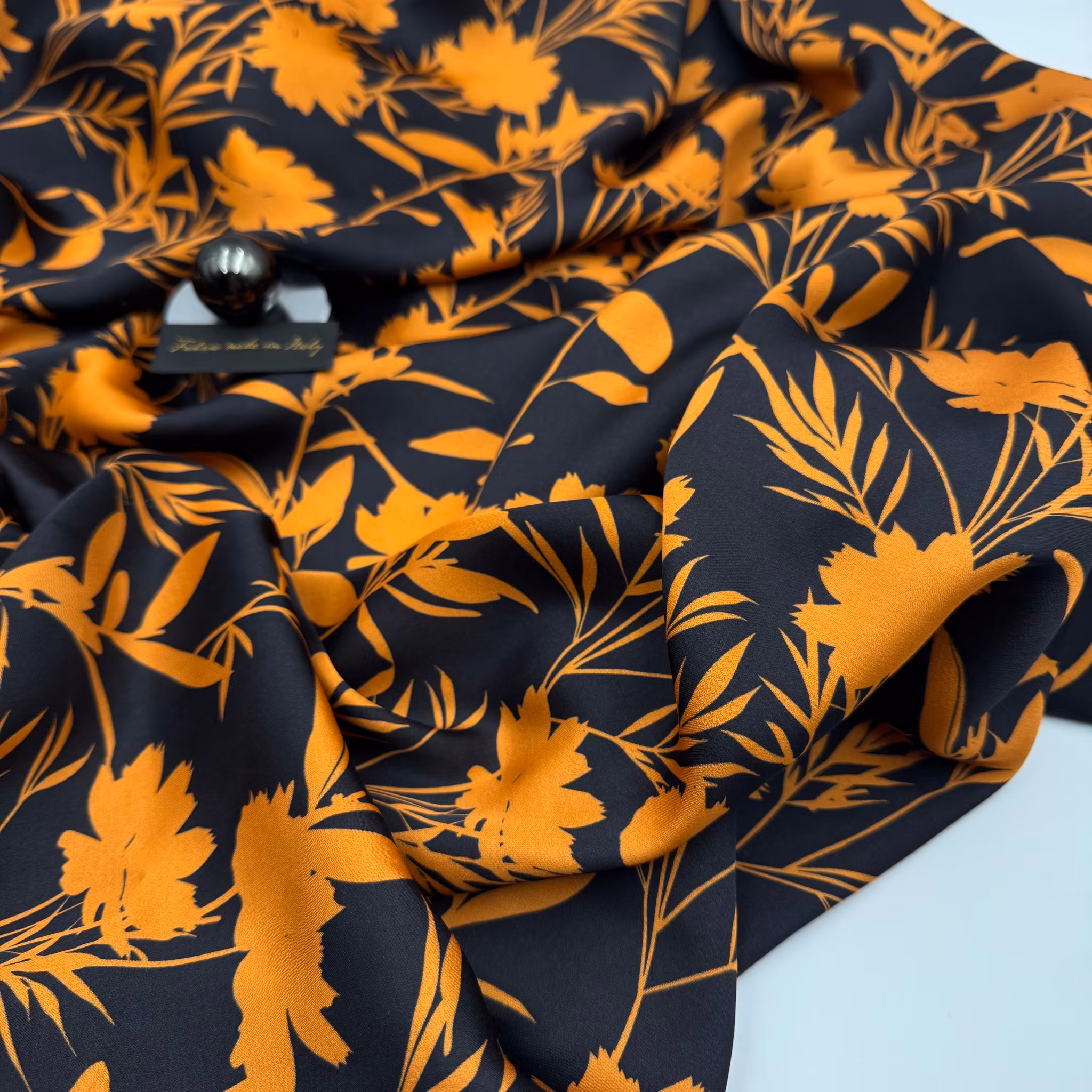 Viskossatin svart/orange