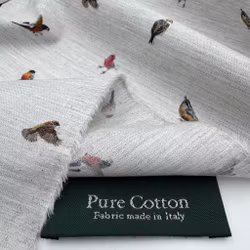 Skjortbomull ljusgrå fåglar