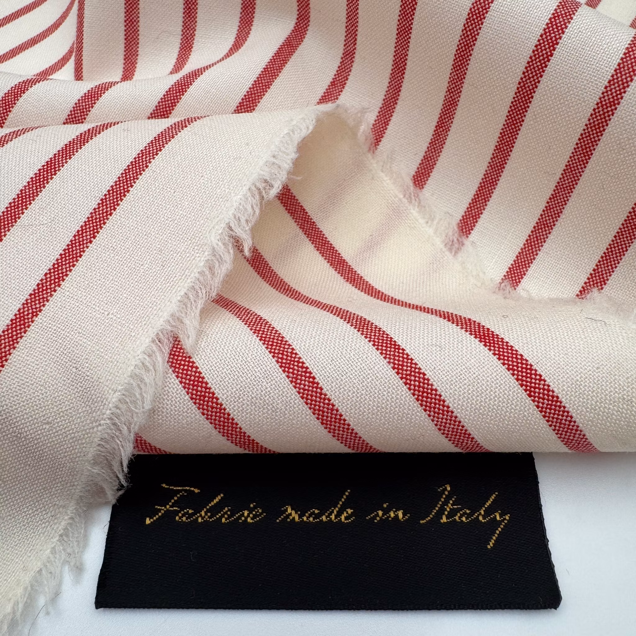 Ull röd/vit rand