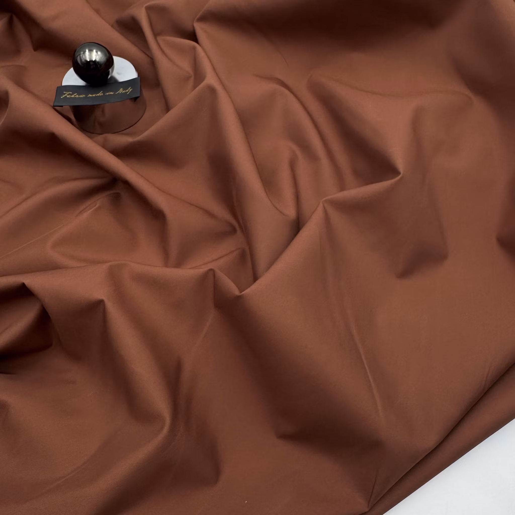 Siden varmbrun Zegn* (bleka fläckar)