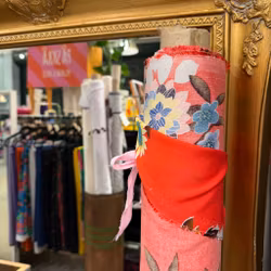 Viskos röd japanska buketter (tryckfel)