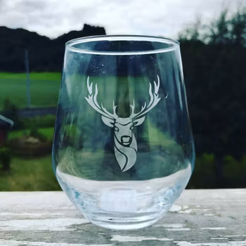 Etset glass med motiv