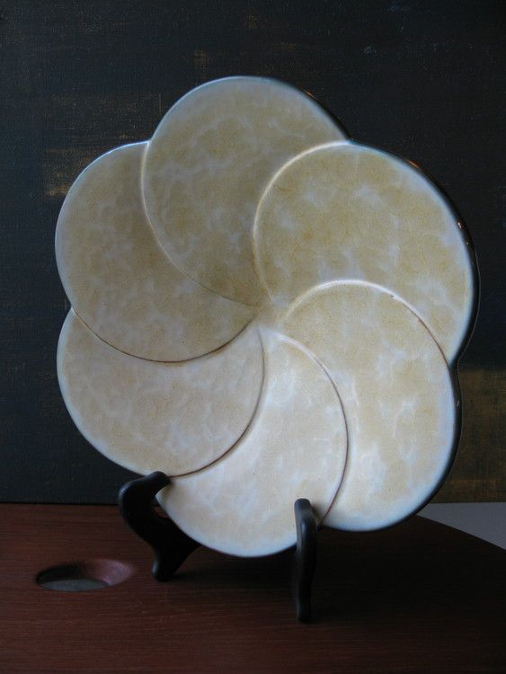 Yellowish/green bowl 3349