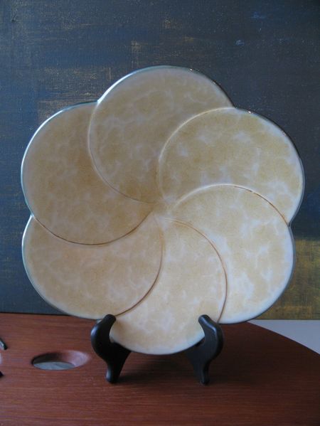 Yellowish/green bowl 3349