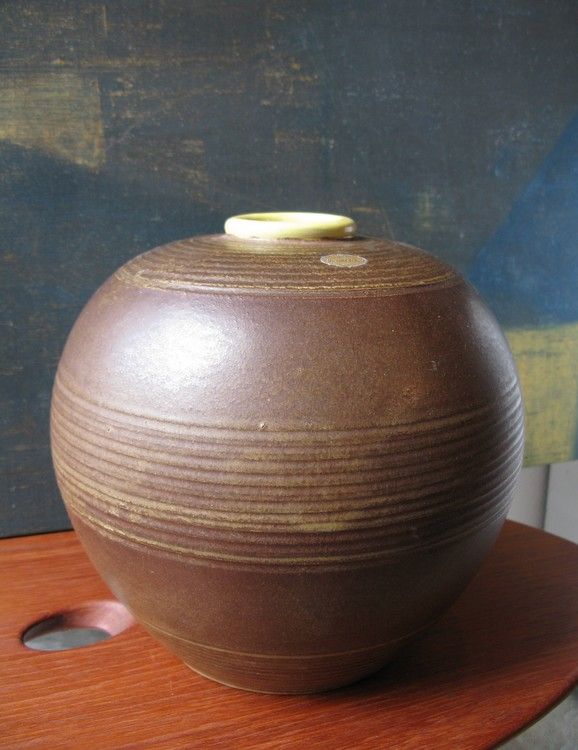 Brown/yellow Globe vase 3154