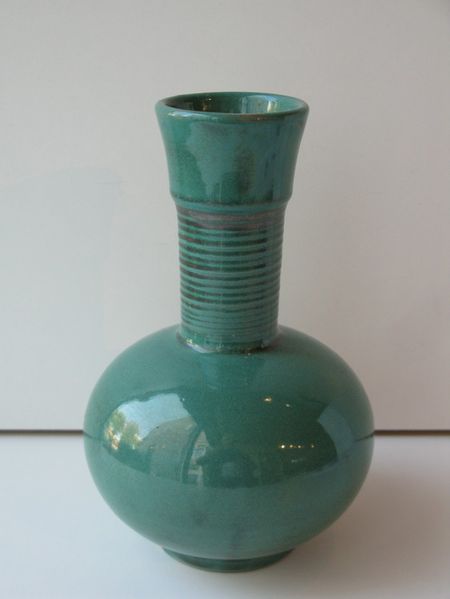 Greeen vase 3198