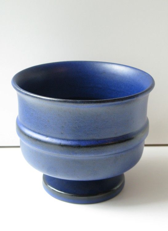 Blue flower pot 9016T