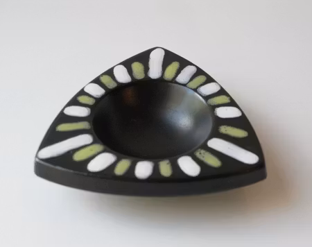 Trio ashtray 5016