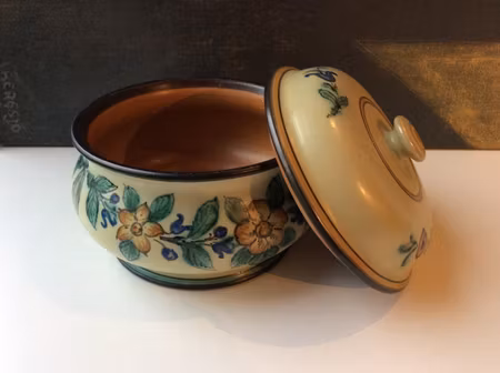 Bowl with lid 1569