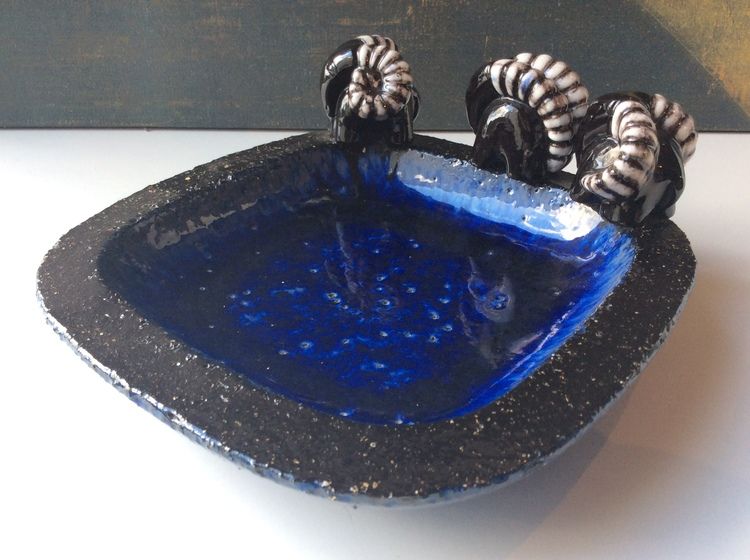 Bowl with 3 bucks 216 blue