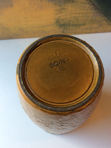 Yellow vase 3061A