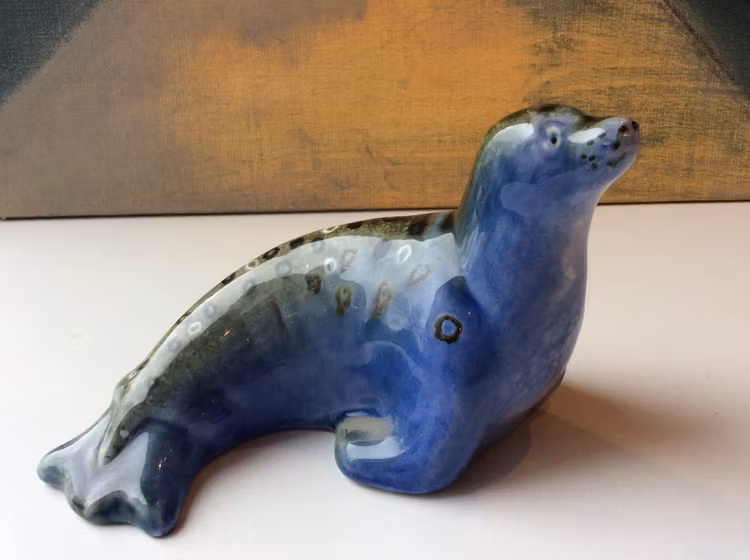 Seal figure 122