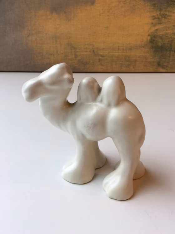 Camel figure 73