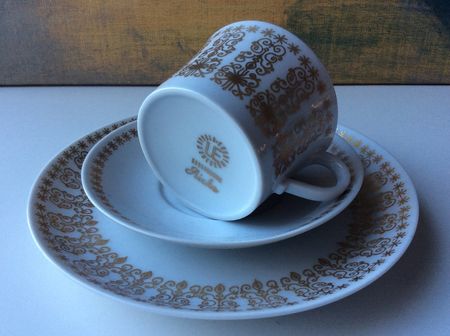 Riche coffee table ware
