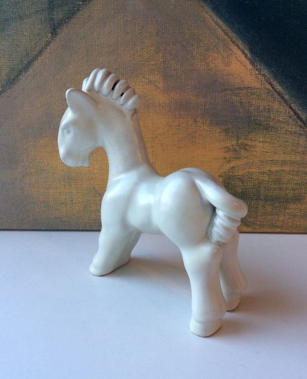 Horse figure 37