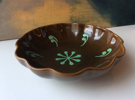 Brown/green bowl 10