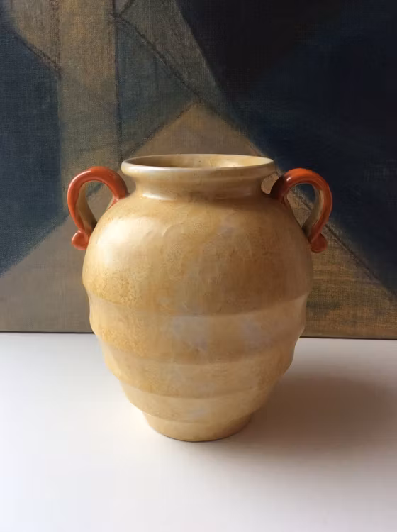 Yellowish vase 2785