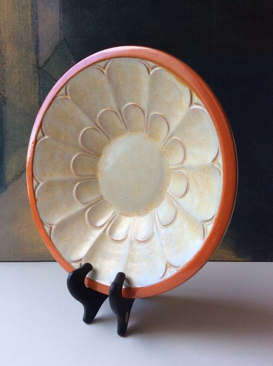 Yellowish bowl 3246