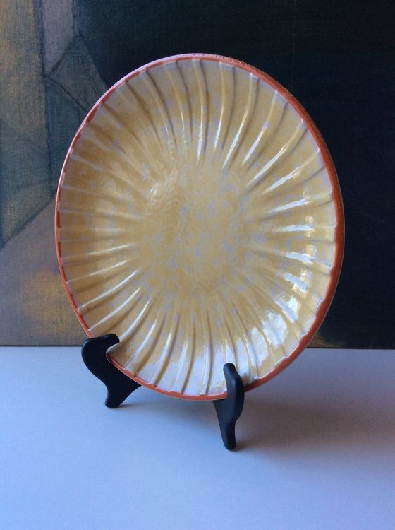 Yellowish plate 3153