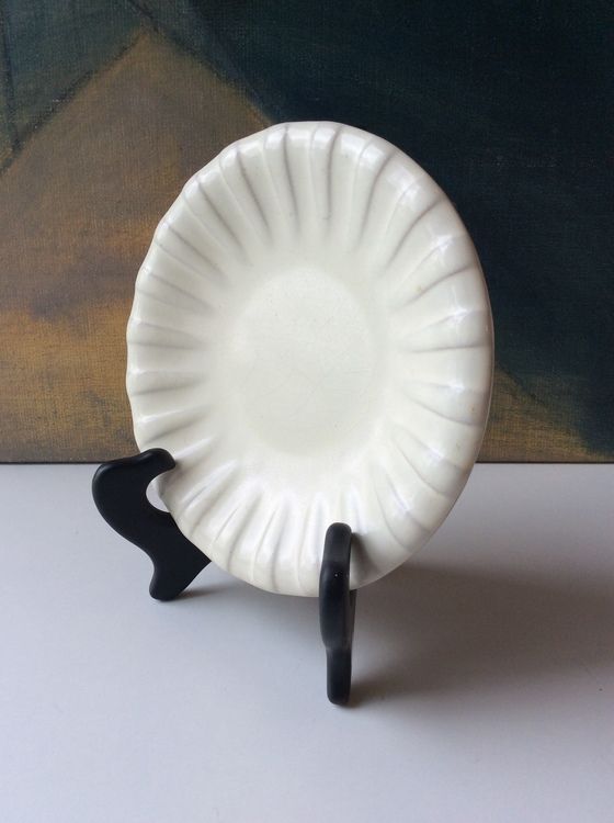 Light vanilla small plate 22