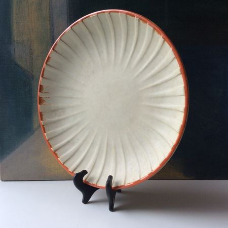 Greyish large plate 20