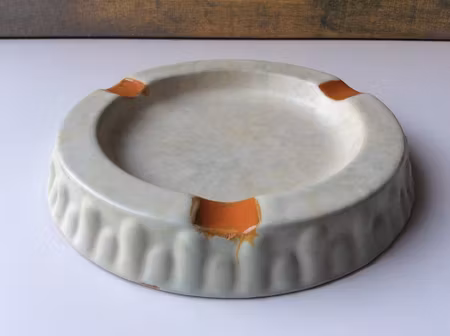 Grey/orange ashtray 3