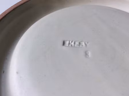Grey/orange ashtray 3