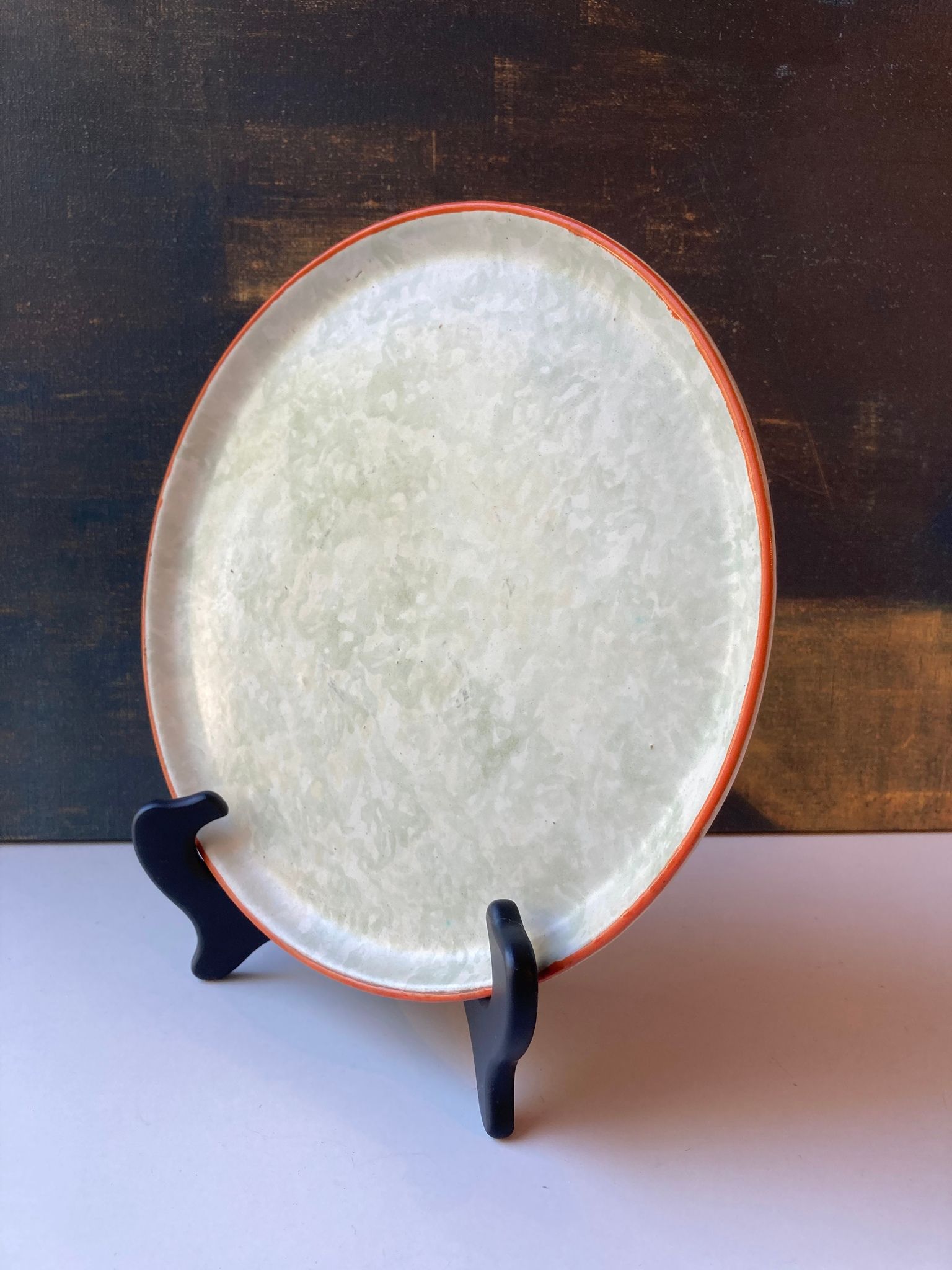 Greyish/orange Tray 1