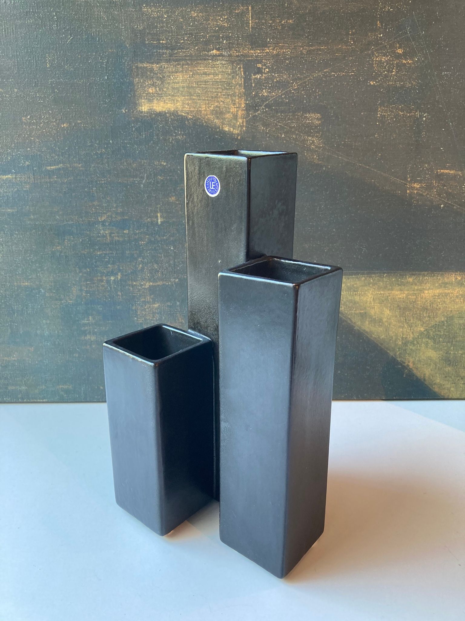 Black Manhattan vase 1118T