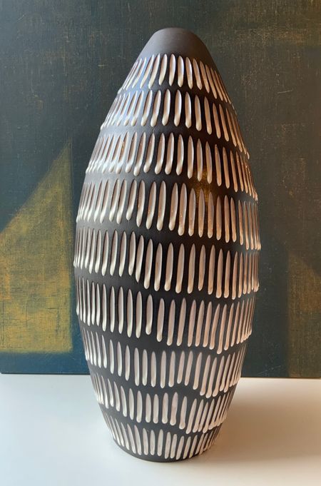 Negro floor vase 2137