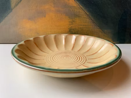Yellowish/green bowl 78