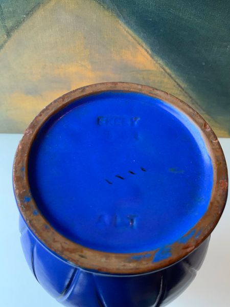 Thomson vase 584