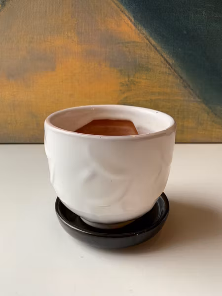 Aros white flower pot