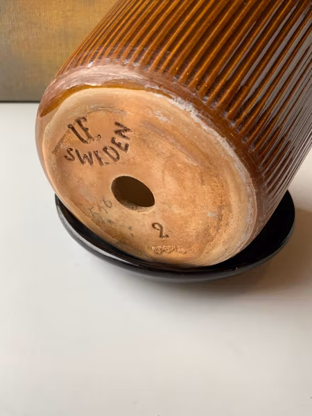 Eva brown flower pot