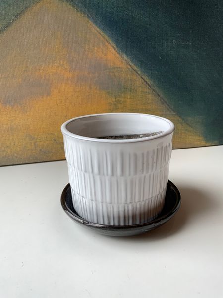 Lena white flower pot
