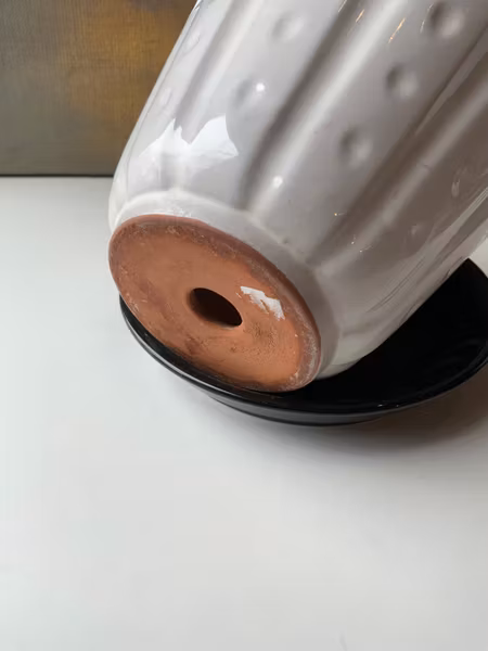 UE white flower pot