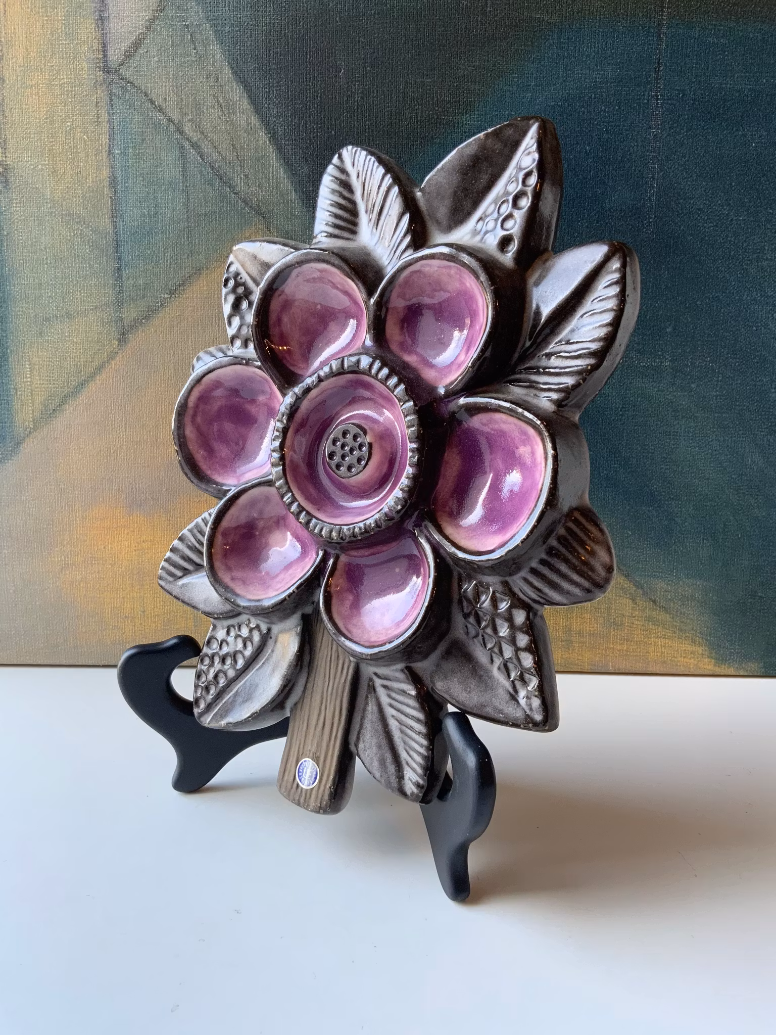 Purple wall plate 1071Y
