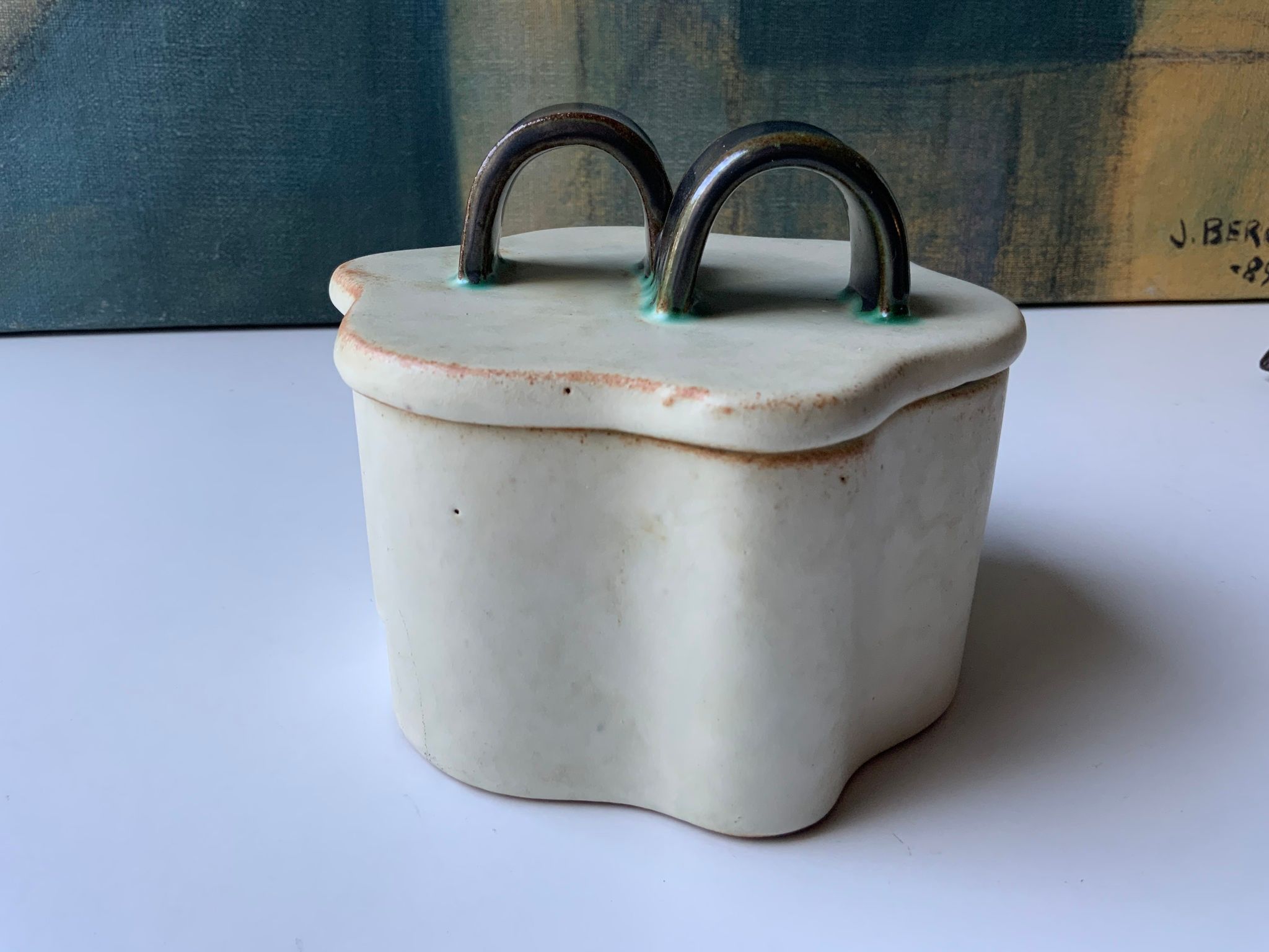 Tobacco jar 10