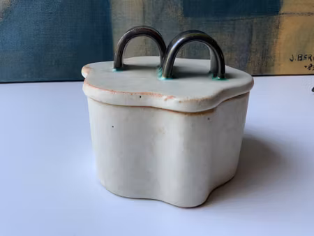Tobacco jar 10