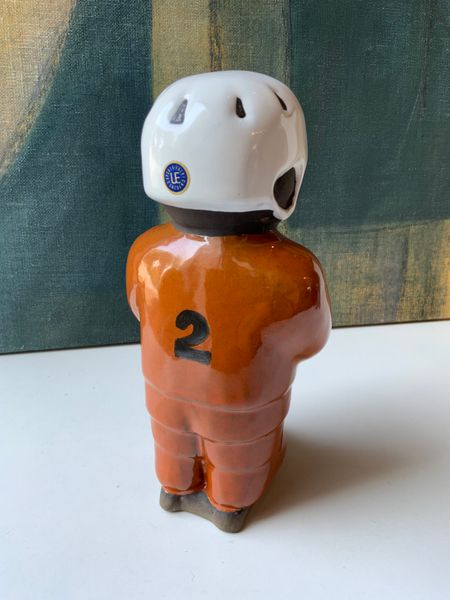 Hockey player nr 2  9057T