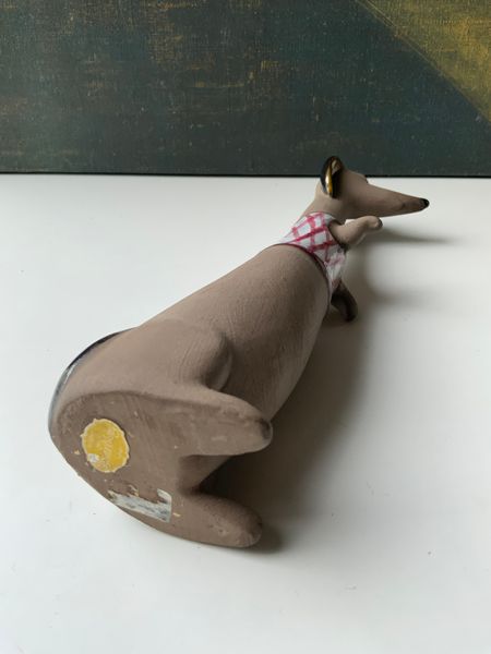 Dog figure 8014