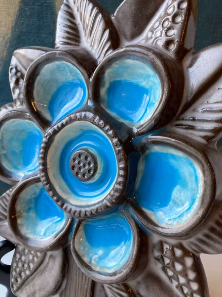Flower wall plate 1071Y