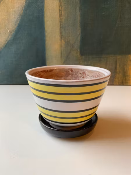 Svea 1 flower pot