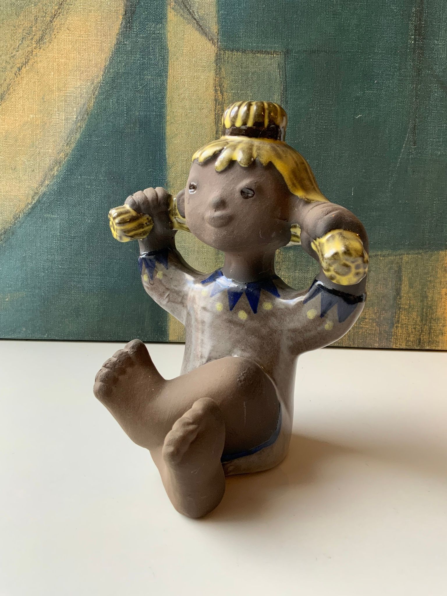Linda figure 8085D